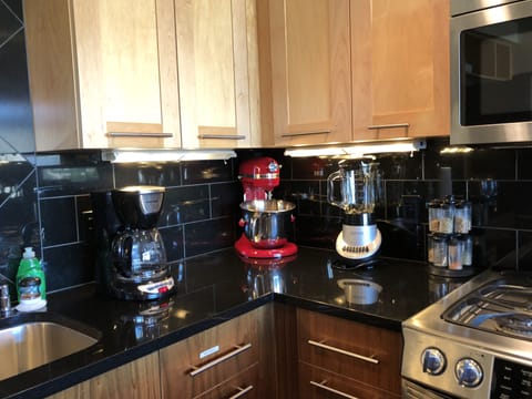 Coffee pot, blender, Kitchen Aid, microwave, dishwasher, toaster...