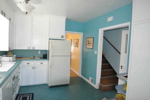 Functional and fun! Freshly painted with lots of space for your picnic supplies.