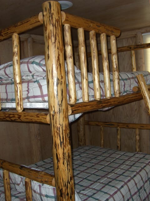 two bedroom cabin four person bunk bed