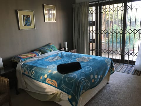 Iron/ironing board, WiFi, bed sheets, wheelchair access