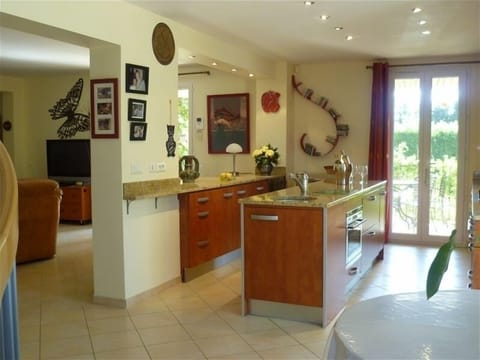 Kitchen view from breakfast nook