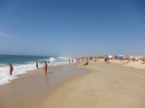 Beach nearby, sun loungers, beach towels