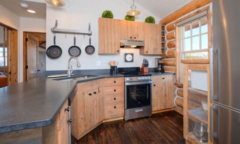 Cowboy Heaven 7 Cowboy Way, Kitchen, 1