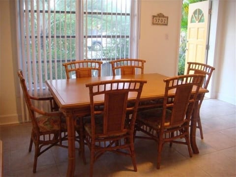 dining area; table seats 6, 