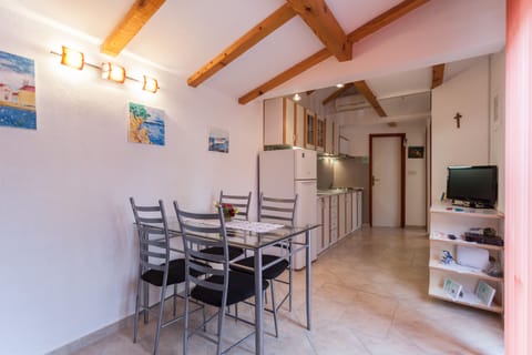 a kitchen 2 - first floor