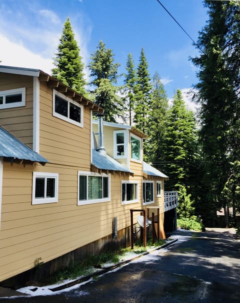 Side of cabin with driveway space