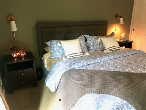 Hypo-allergenic bedding, desk, iron/ironing board, WiFi