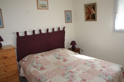 1 bedroom, iron/ironing board, bed sheets