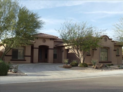 Our beautiful and tranquil vacation home in Estrella Mountain Ranch!