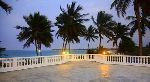 Roof top party area with spectacular view of the bay!