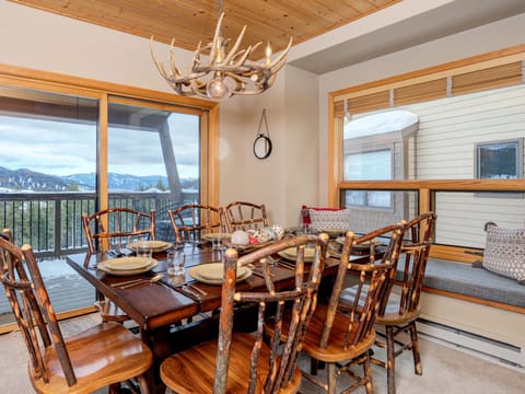 Beaverhead 1422. Dining Room, 1