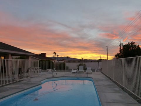 Another gorgeous sunset over the pool. Ahhh!