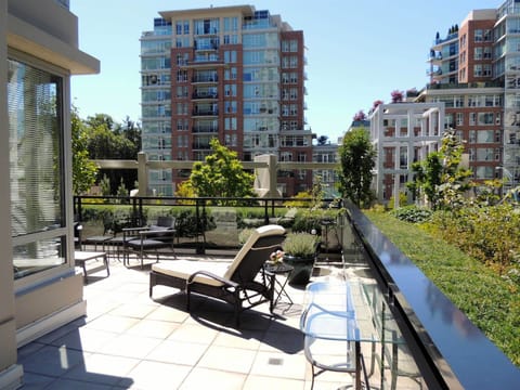 The terrace, a place to relax and enjoy the urban outdoors