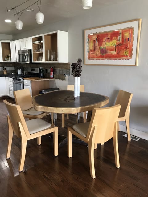 Dining area Seating for 5