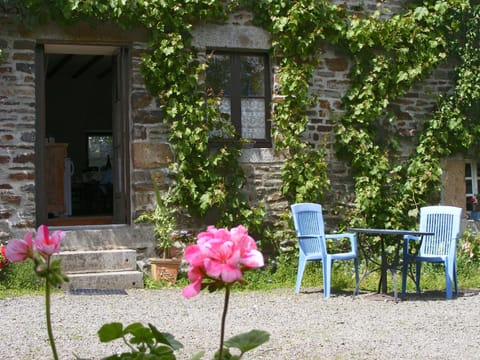 French windows open onto a south facing patio and
garden area