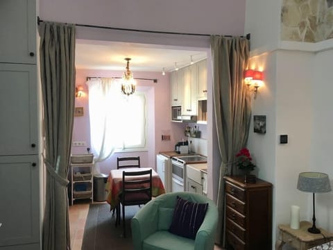 E357f916 25c4 4343 8660 06cf9e416cef