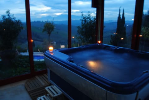 Indoor spa tub