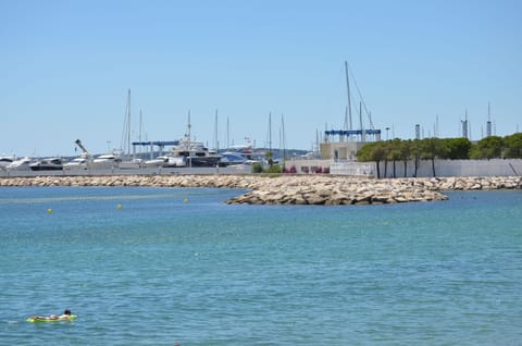 Port du Golfe Juan.