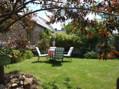 Another garden area to sit and relax in
