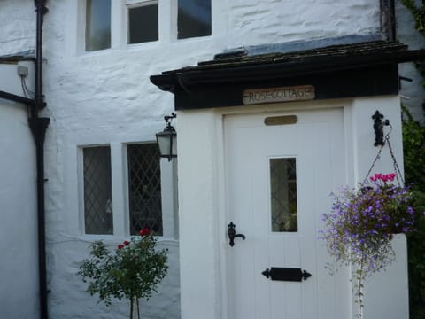 Lovely Rose Cottage with fabulous views in a stunning location.