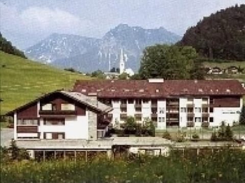 House Falkenberg behind