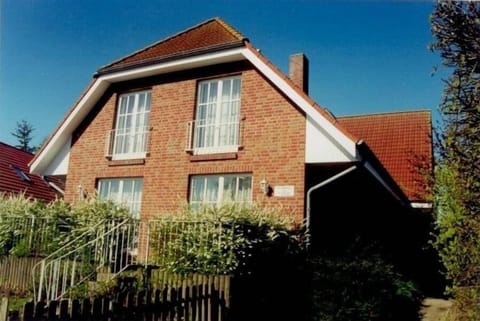 External view of the building. Picture 12