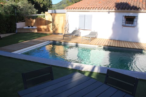 Outdoor pool, a heated pool