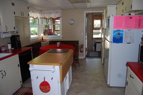 Kitchen, opposite angle