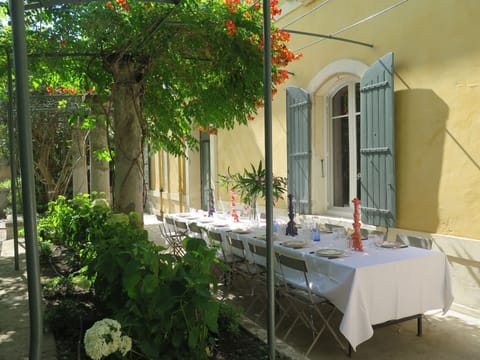 Terrace in front of the house (seats 20 + 6 on round table)