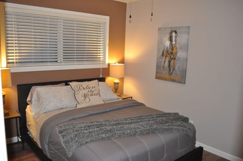 Second bedroom with queen bed and Pillow Top Plush mattress (Sleeps 2)