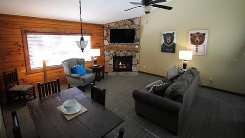 Open living/dining with gas fireplace, vaulted ceiling. Free cable TV, free WiFi