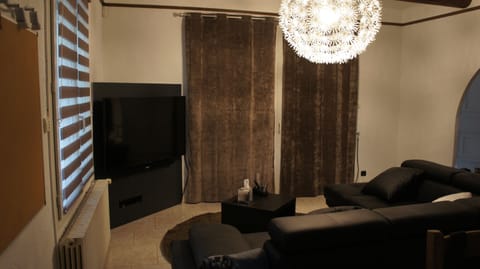 TV, fireplace, DVD player, stereo