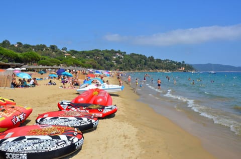 Beach nearby, sun loungers