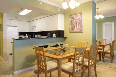 Complete Modern & Bright Kitchen w black marble Breakfast Counter. Table/chairs