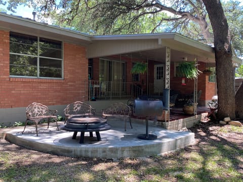 Enjoy cooking burgers or making smores on the fire put or BBQ Grill.