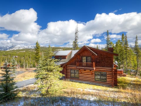 Powder Ridge Rosebud 24, Exterior