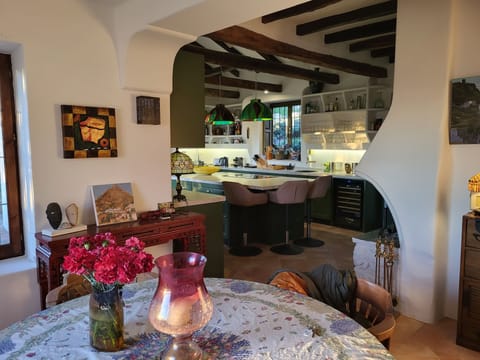 New kitchen from the breakfast room