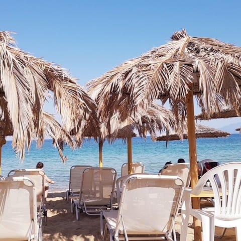 Beach nearby, sun loungers, beach towels