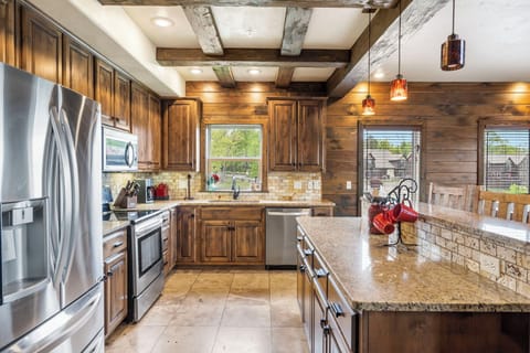 Large, fully equipped kitchen