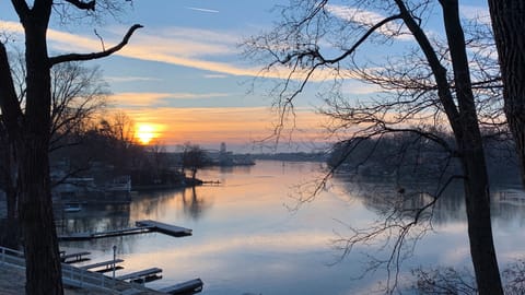 Sunrise views on Lake Shafer