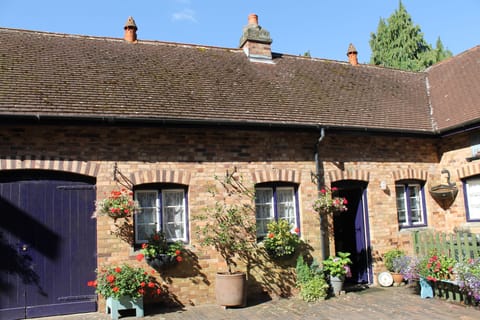 Coachman's Cottage Courtyard