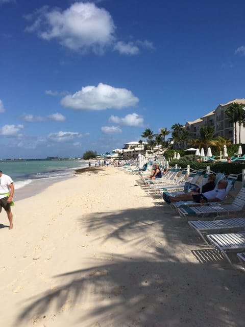 Beach nearby, sun loungers, beach towels