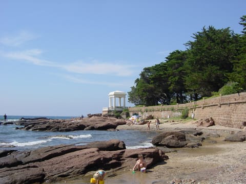 Beach nearby, sun loungers