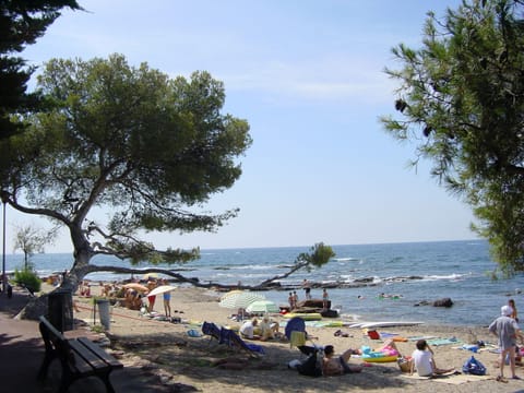 Beach nearby, sun loungers