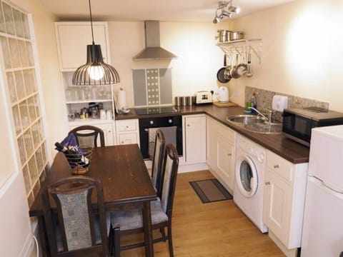 The well equipped kitchen