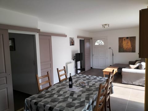 séjour 1 gîte tournesols ombre bleue du figuier gîtes et chambres d'hôtes avec piscine ardèche