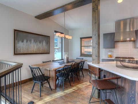 Homestead Chalet 10 Claim Jumper, Dining, 1