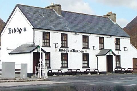 Our local pub Biddys O Barnes only a 5 minute drive away