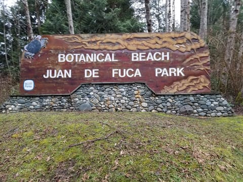 Entry to park - a 5 minute drive from the cottage