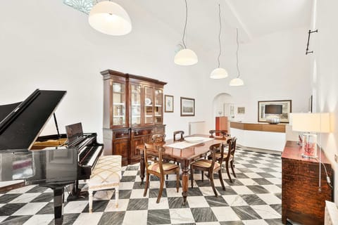 Antica cappella - zona living e pranzo 2